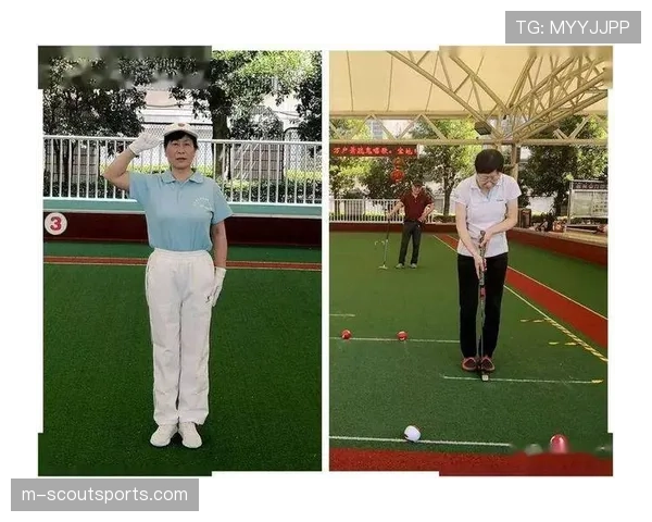 特写:雷恩定位球教练场边的手势密码与战术板 特写:雷恩定位球教练场边的手势密码与战术板